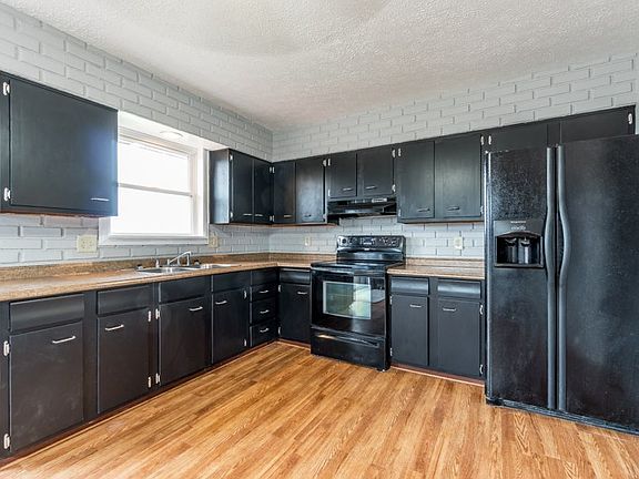 3rd image of 6740 Highridge Ave