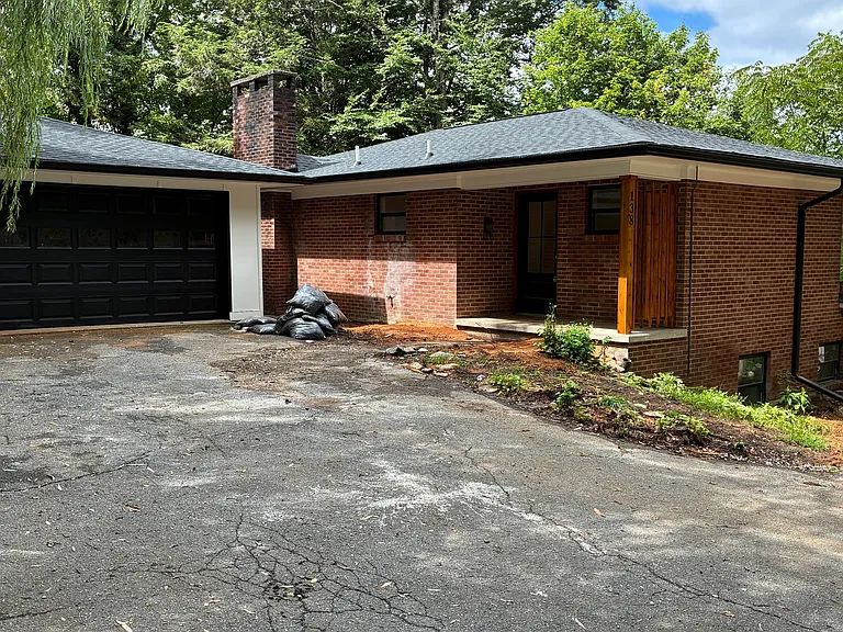 138 Ash Ln — Photo 3