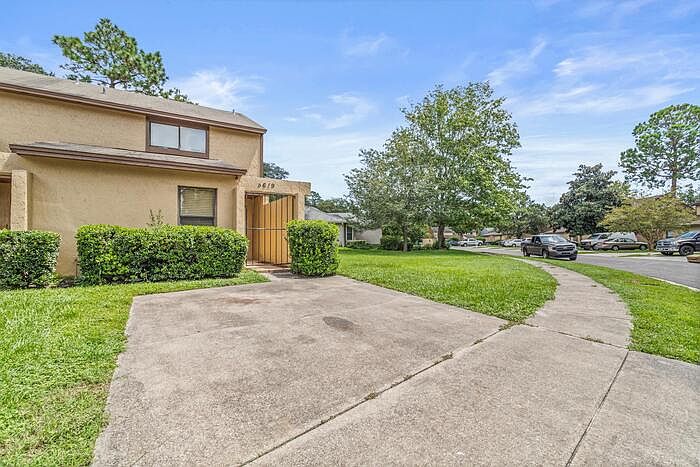 1st image of 5619 Pinebay Cir S