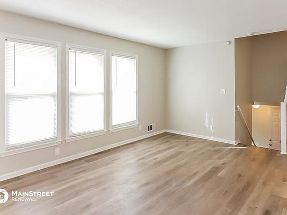 3rd image of 8921 Kentucky Ave