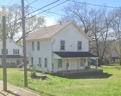 124 Avenue C SE Photo 1