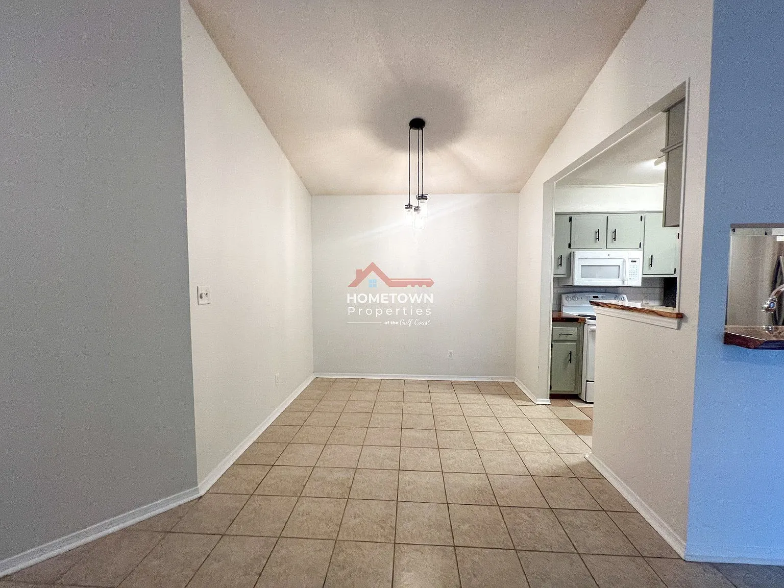 2 bed, 2.0 bath, 1173 sqft, $1,600 — Photo 4