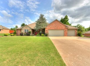 1212 Chipper Ln, Edmond, OK 73025