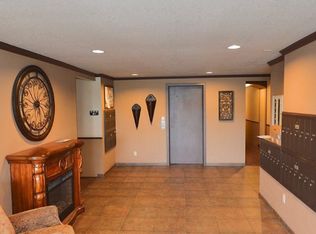 516 Shades Crest Rd, Hoover, AL 35226