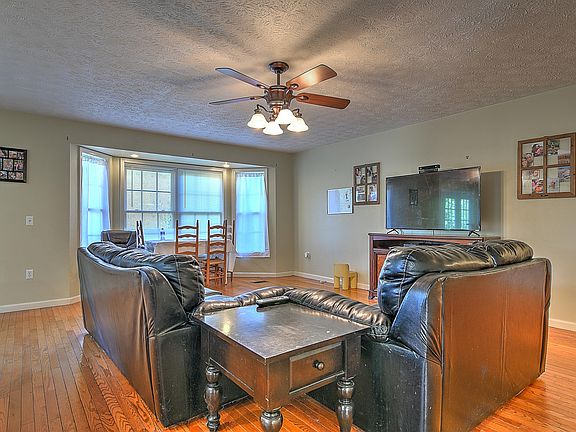 5th image of 184 Stewart Hills Dr
