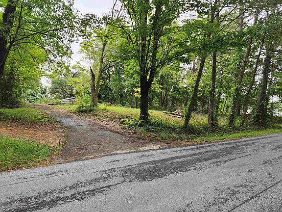3rd image of 16871 Sapling Ridge Rd