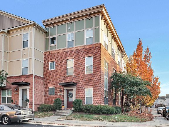 2nd image of 42414 Great Heron Sq