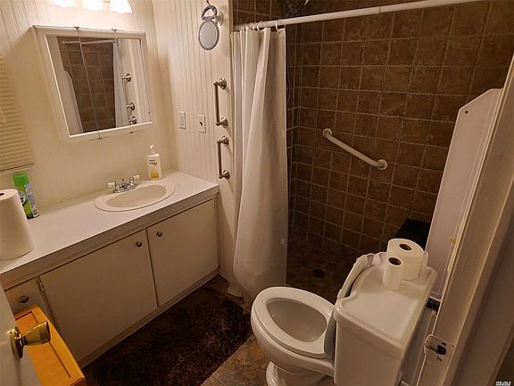 4th image of 525-69 Riverleigh Ave