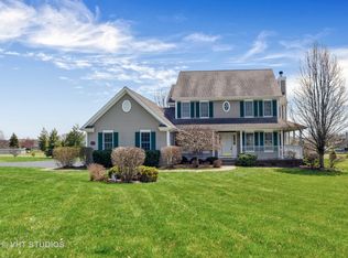 2709 White Tail Dr, Spring Grove, IL 60081