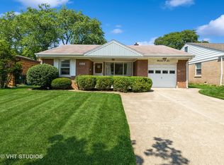 1106 W Central Rd, Mount Prospect, IL 60056