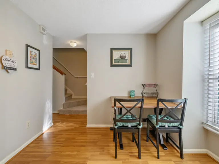 Villa Green Ct — Photo 3