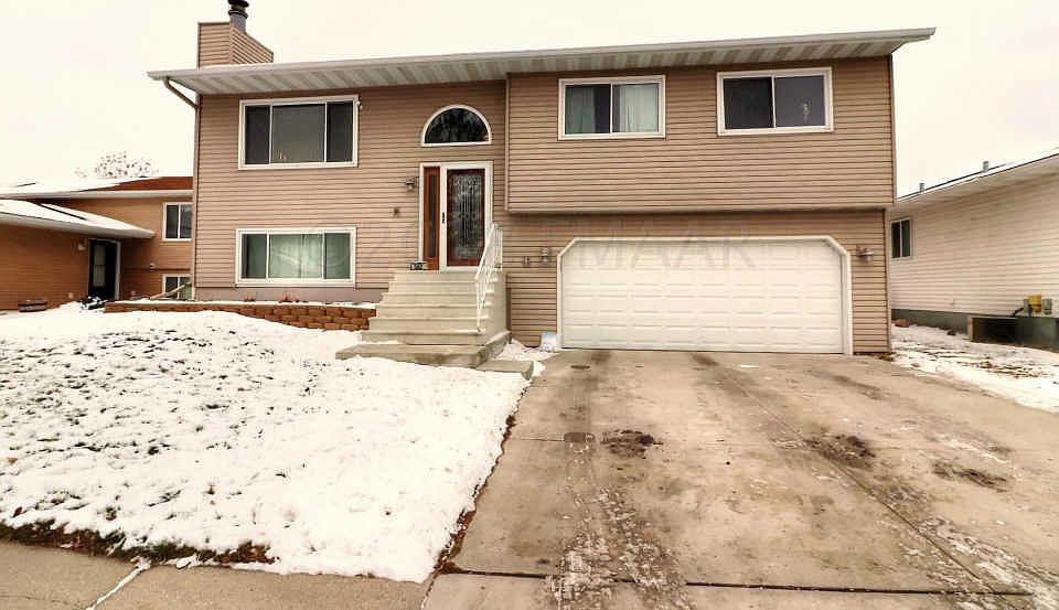 1st image of 562 22nd St E