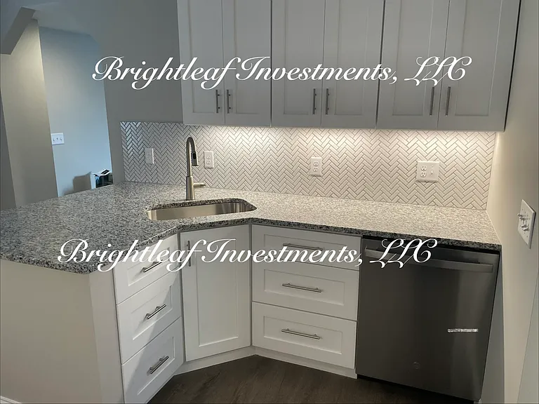 1016 Buckeye St — Photo 4
