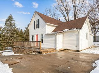 233 7th St, Nevada, IA 50201