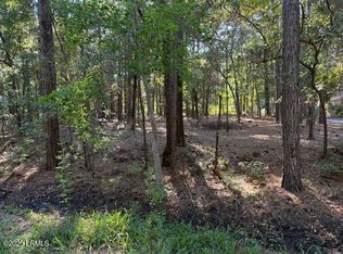 77 Wade Hampton Dr, Beaufort, SC 29907