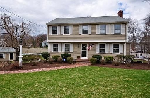 2nd image of 11 Wildwood Ln