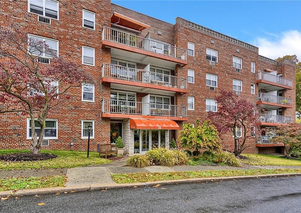 1st image of 38 4th Ave APT 1J