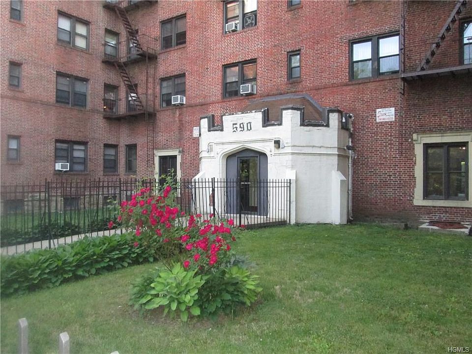 1st image of 590 E 3rd St APT 3B