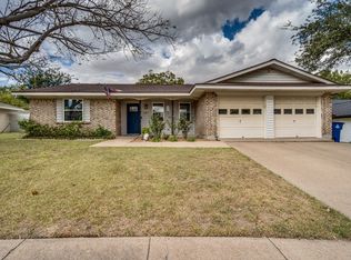 1314 Sundale St, Ennis, TX 75119