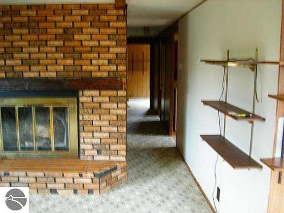 5th image of 9189 S Lake Leelanau Dr