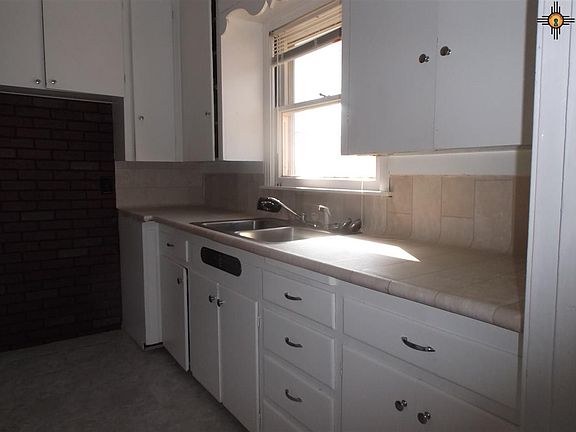 3rd image of 2908 Gidding St