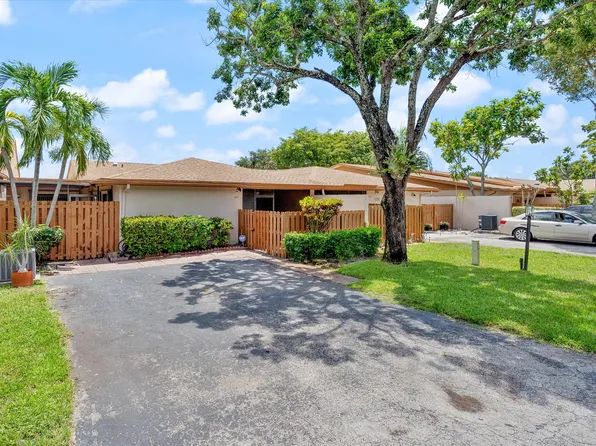 2035 SW 24TH Circle, Boynton Beach, FL 33426