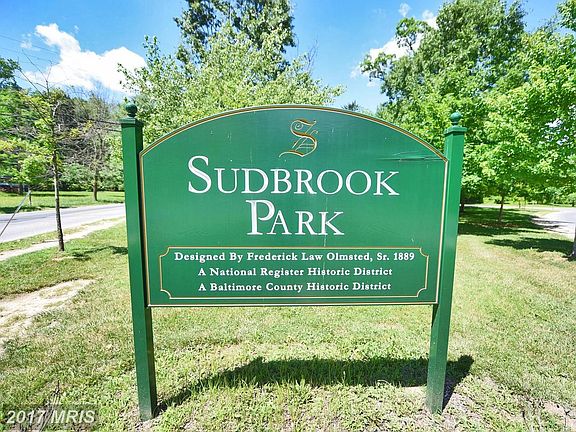 Nestled in the Sudbrook Park Community
