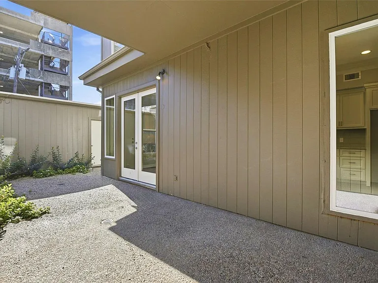 7535 Olympia Dr — Photo 29
