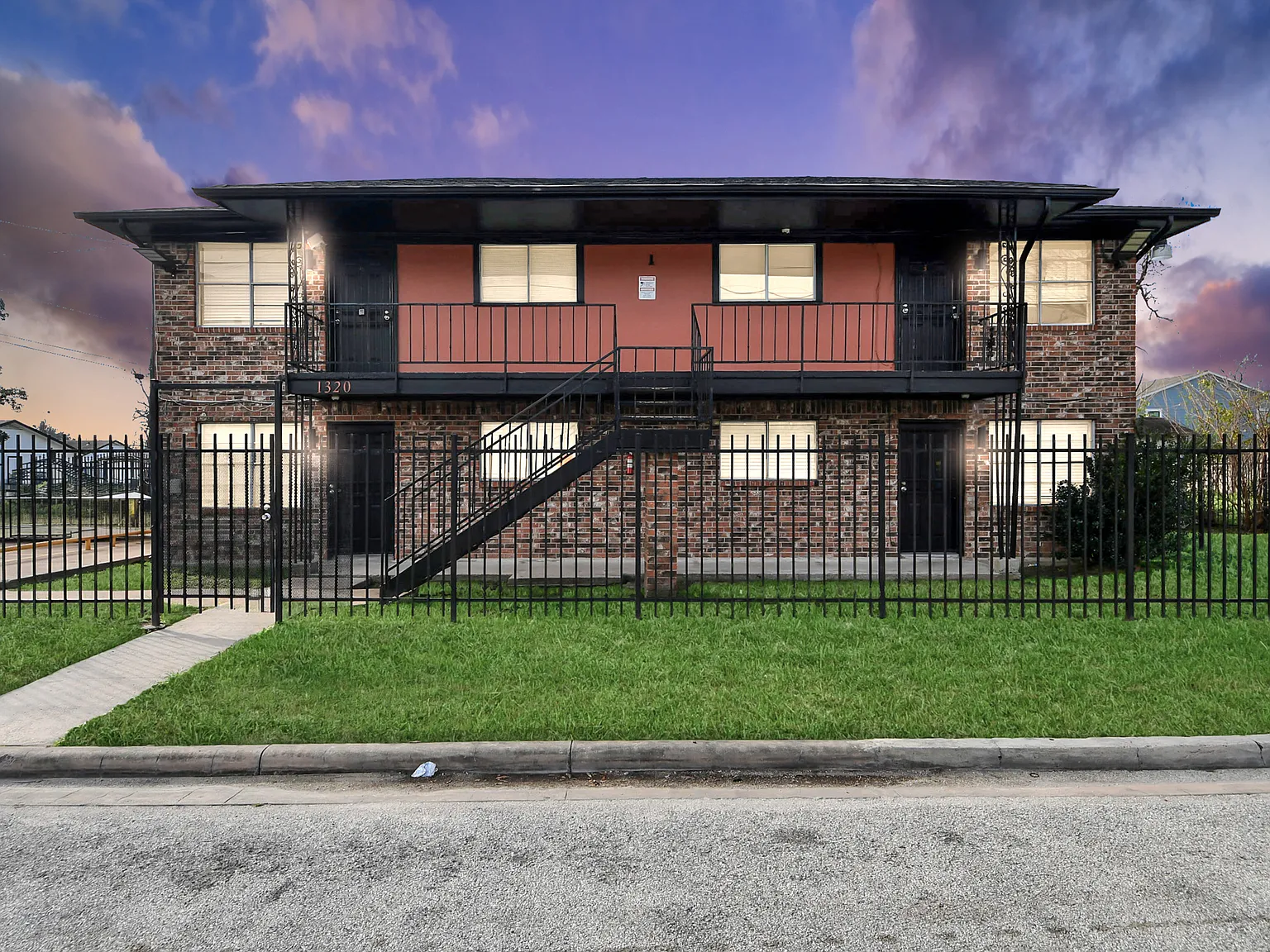 2 bed, 3136 sqft, $1,100 — Photo 1