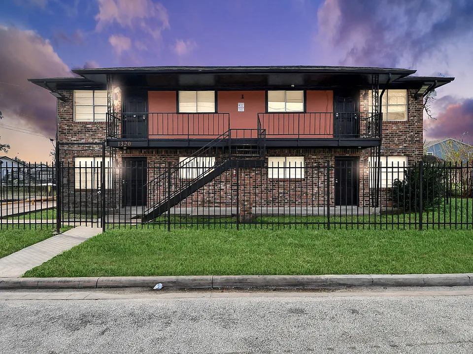 1320 Griffin St #4