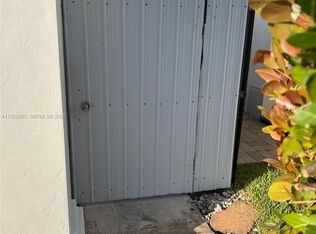 15535 SW 10th St, Miami, FL 33194