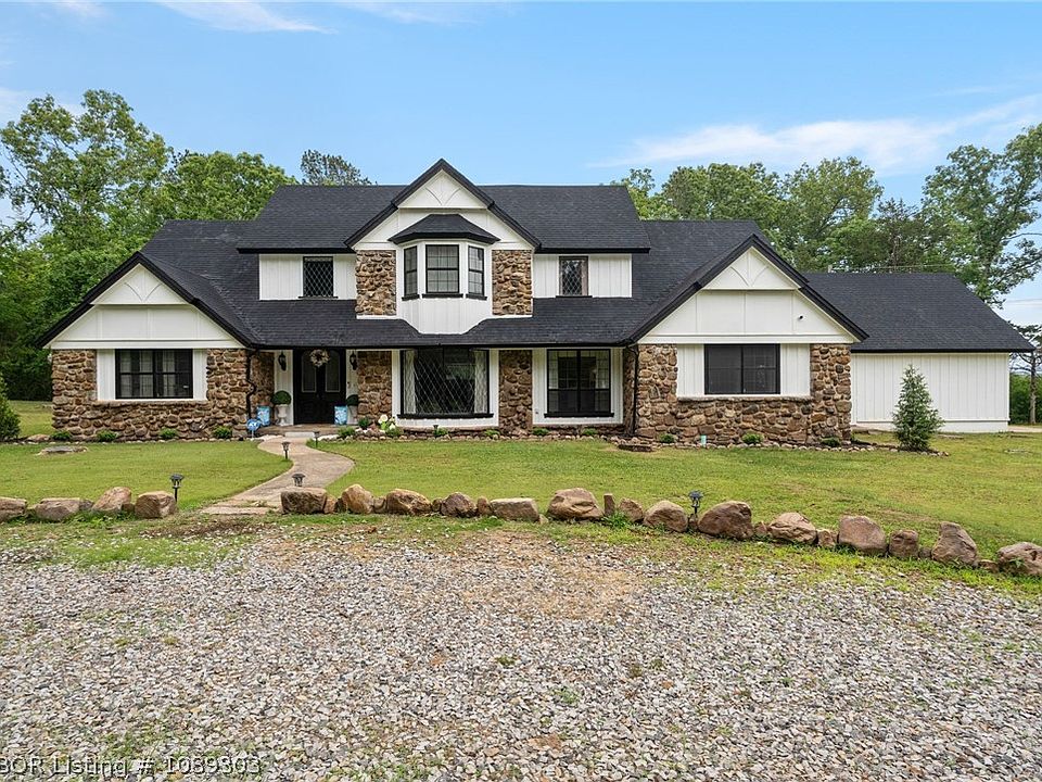 1st image of 750 Town And Country Dr