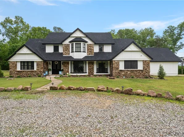 750 Town And Country Dr, Booneville, AR 72927
