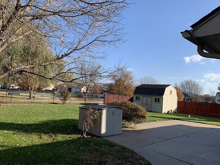 318 W Concord Rd — Photo 8