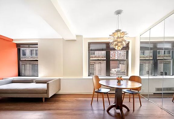 4th image of 201 W 74th St APT 10H