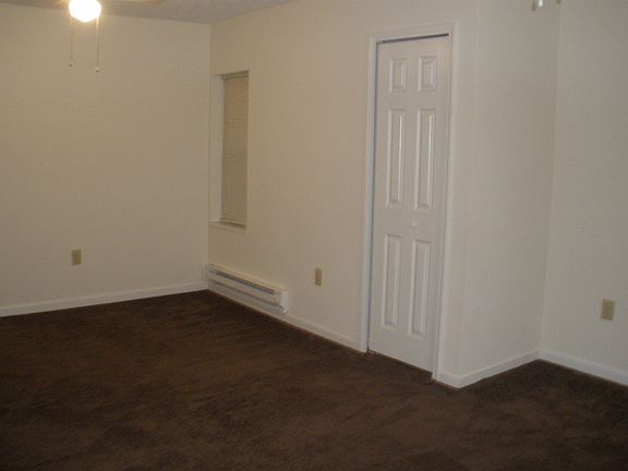 2nd image of 11621 Franklin Blvd #Boulevard3b