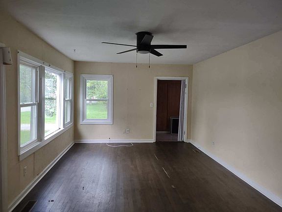 4th image of 203 Hickory Dr