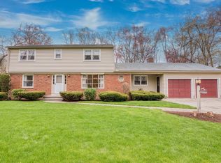 11 Fernwood Dr, Wilbraham, MA 01095