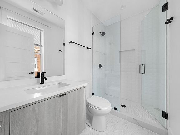 5th image of 3401 N Hamilton Ave #2W