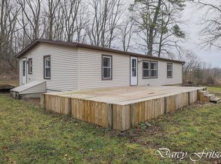 1604 Pinckney Rd, Saranac, MI 48881