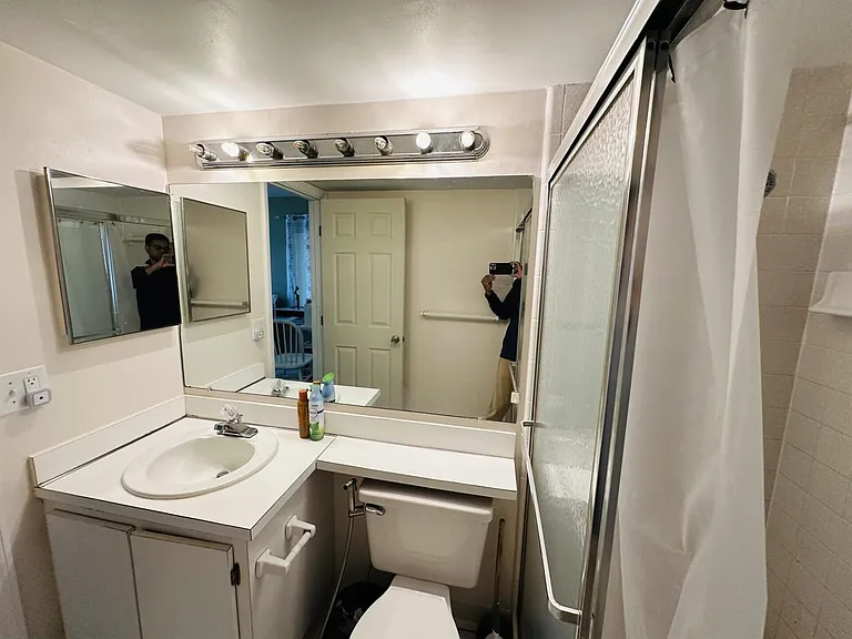 1110 Green Pine Blvd #B2 — Photo 4