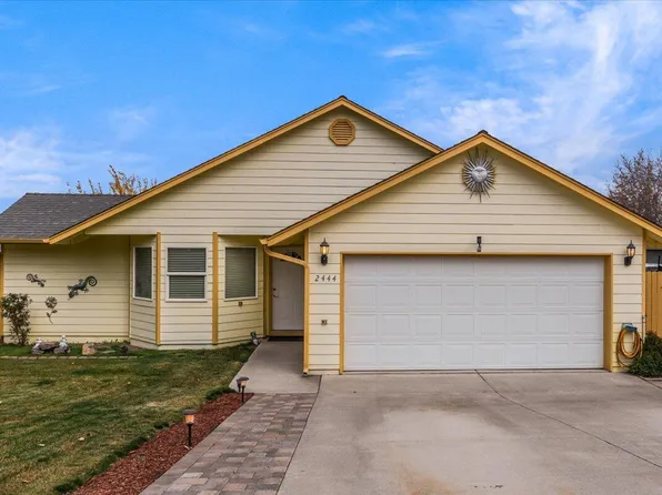 2444 SW 33rd St, Redmond, OR 97756