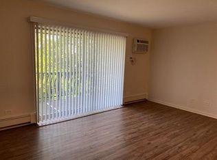 10S511 Echo Ln APT 6, Willowbrook, IL 60527