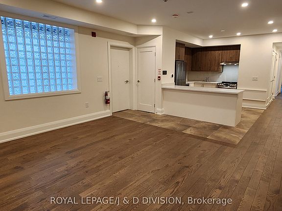 5th image of 2579 Yonge St #202