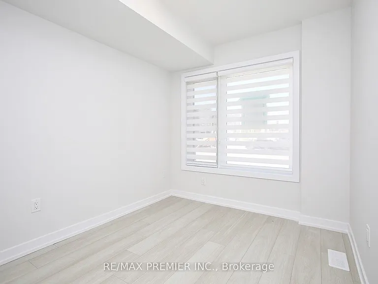 73 Akil Thomas Gdns — Photo 13