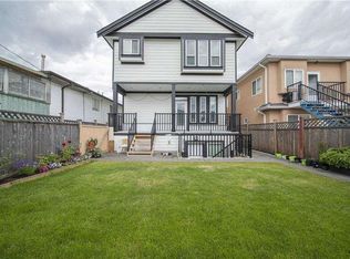 2216 Mannering Ave, Vancouver, BC V5N 3C5