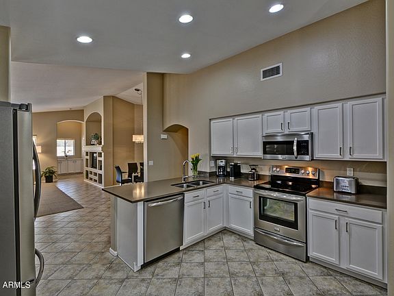 3rd image of 10396 W Tonopah Dr