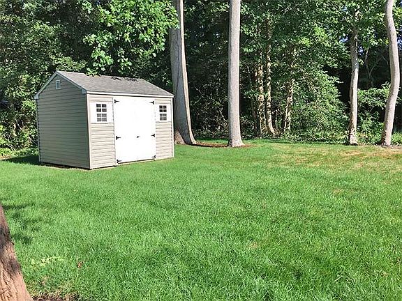 5th image of 23404 Beacon Ct