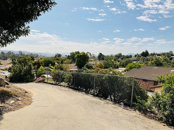 5th image of 1415 Leland Way