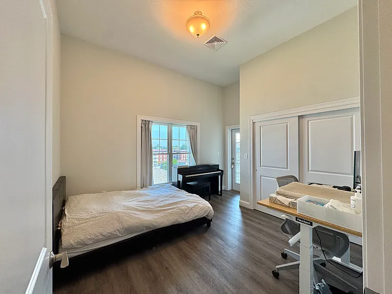 320 Middlesex Ave #D-405 — Photo 19